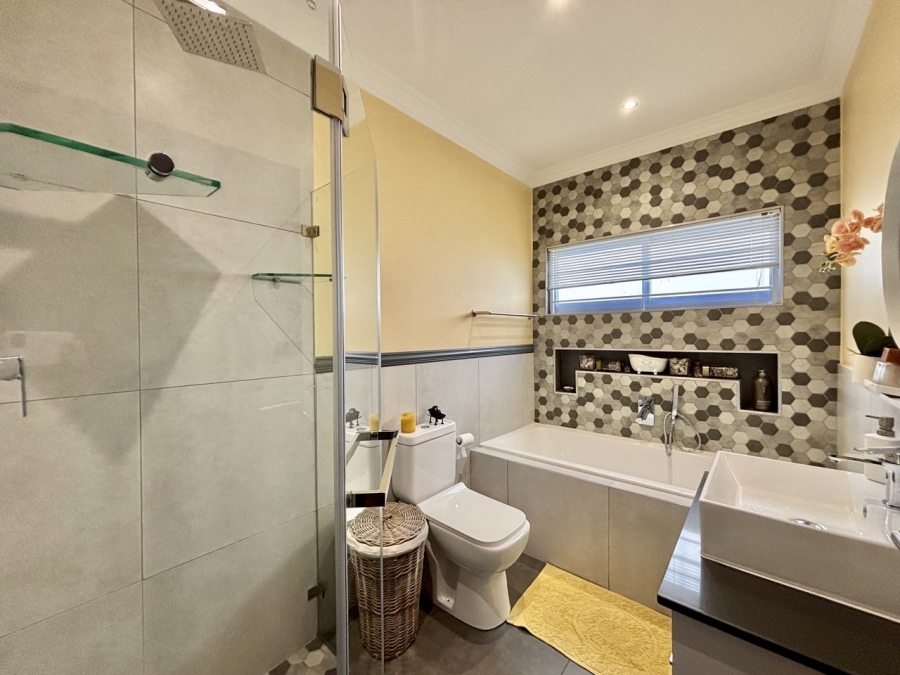 3 Bedroom Property for Sale in Sandown Western Cape